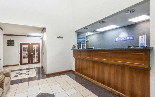 Days Inn And Suites Huntsville (Al)