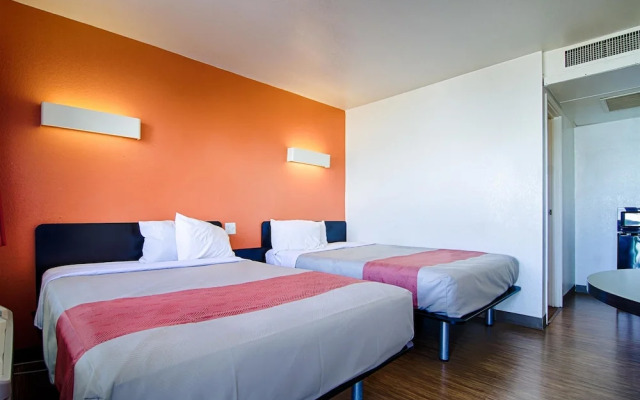 Motel 6 Joplin
