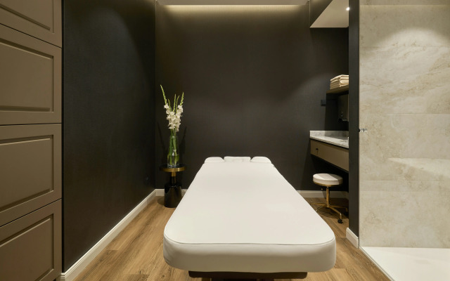 Hotel Saski Krakow, Curio Collection by Hilton
