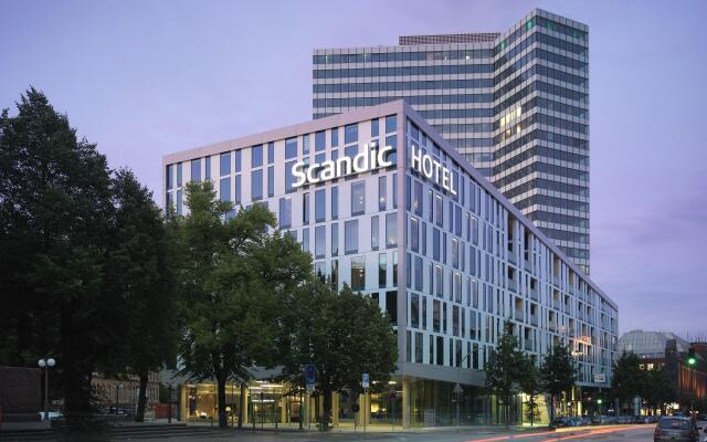Отель Scandic Hamburg Emporio вид на фасад