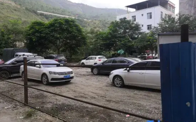 Yuanyang Hongyue Hotel