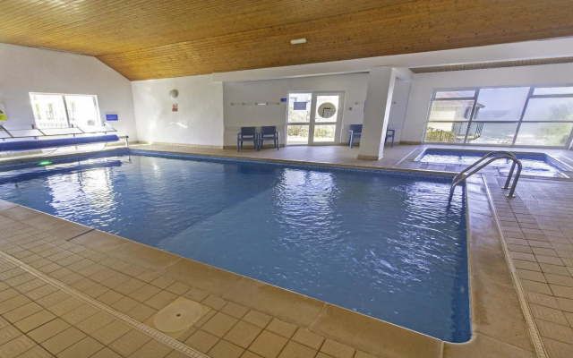 Clifton Court Apt 23 With Seaviews Heated Pool