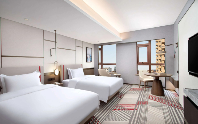 Ramada Plaza By Wyndham Poyang Hotel