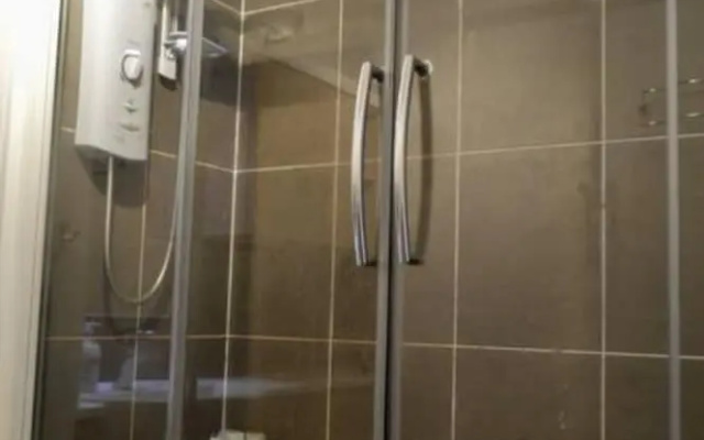 1 Bedroom Penthouse Apartment Near Murrayfield Sleeps 4