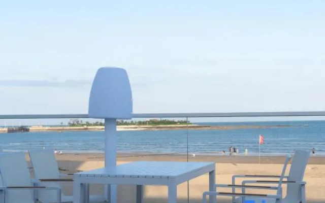 Rizhao Xingdao Fantasy Land Hotel (Taohua Island Scenic Area Branch)