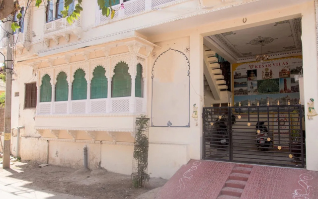 OYO 12250 Home Kesar Vilas near Trident Udaivilas