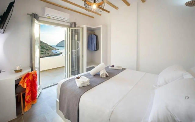 Droufakos home - Lux seafront apt