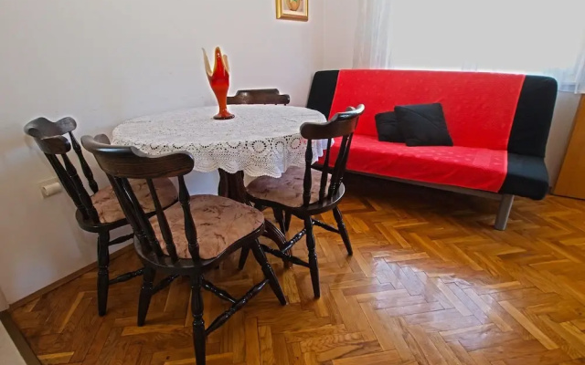 Apartment 613