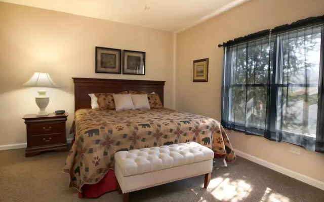 Whispering Pines 513