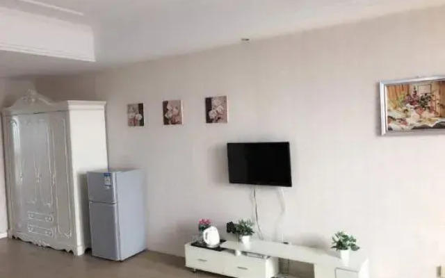 Qingdao Lubang Aijia Apartment (Lubang Customs Street Shop)