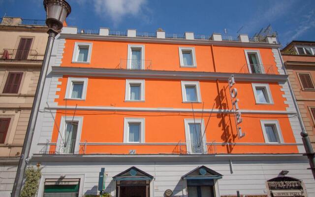 Hotel Laurentia вид на фасад