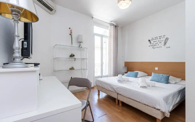 2 Bdrs Downtown & AC - 3 minutes to the Palais