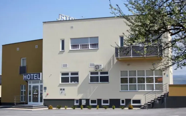 Hotel Tina
