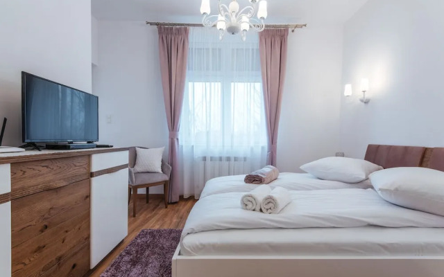 City Lights Apartments - Bosacka