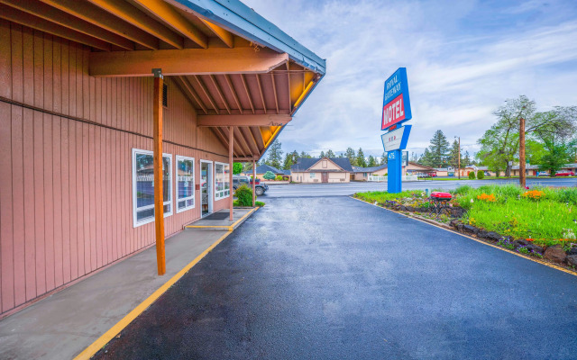 Royal Gateway Motel