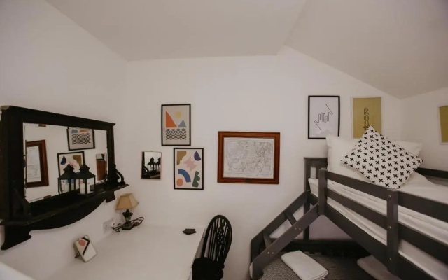 Unique, Cosy, Lake District Artist Hideaway - 5 Bd