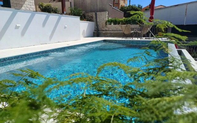 Heated Infinity Pool, Family Apartment With Panoramic sea View 3