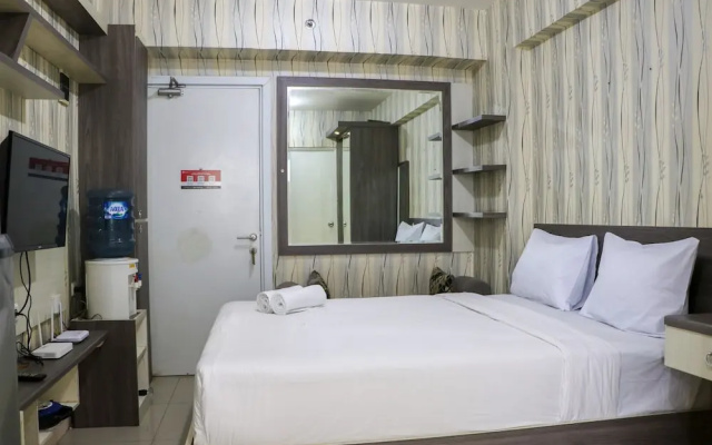Cozy And Enjoy Studio Room At Green Pramuka City Apartment