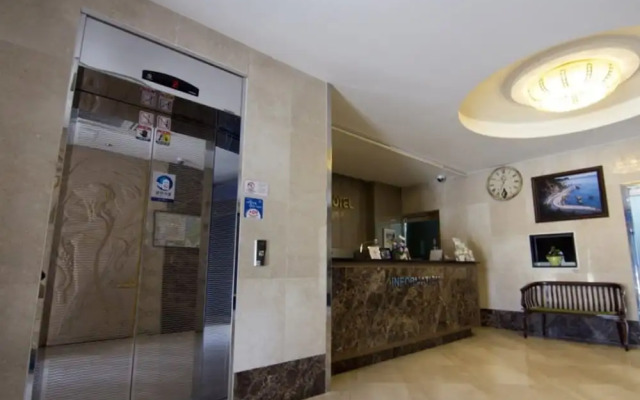 Main Motel