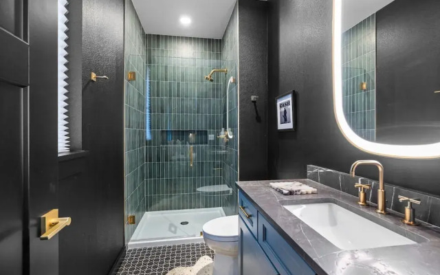 Modern Cowboy - Private Balcony - Mins To Broadway