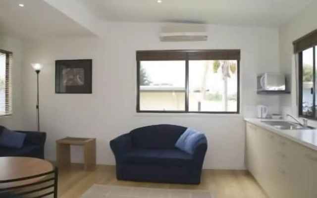 Anglesea Lodge