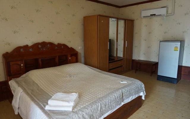 Phonepaseud Hotel