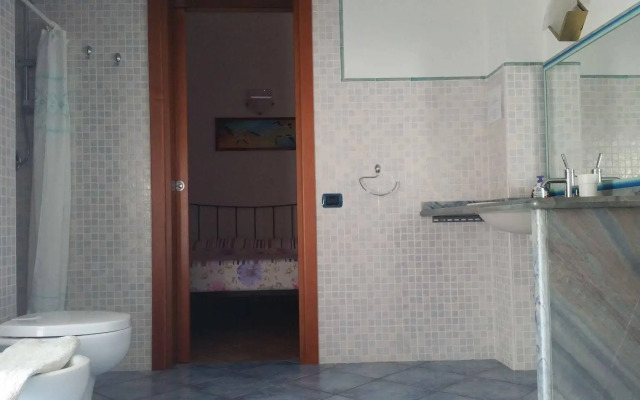 Artistika Golden Apartment