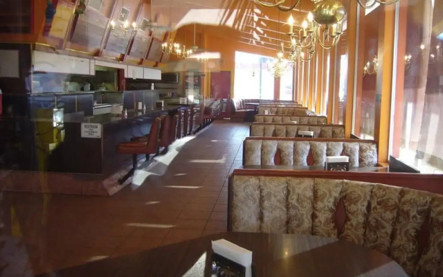 Royal Motor Inn