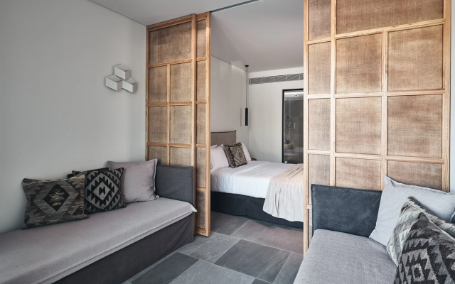 Aqua Bay Suites