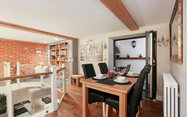 Stunning 2 Bed Property