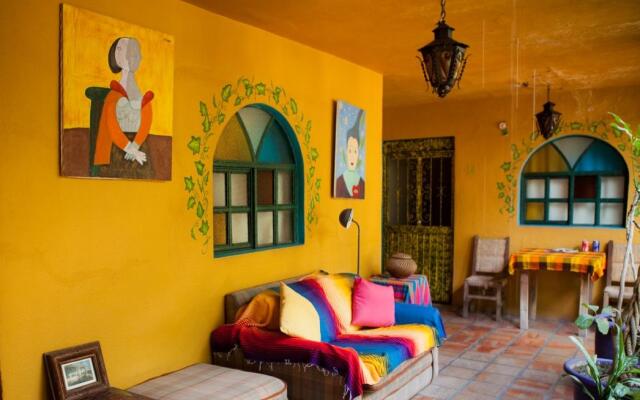 Отель Cabo Inn Кабо-Сан-Лукас вид на фасад