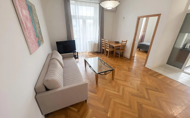 Good Room Guru на проспекте Кутузовский 24