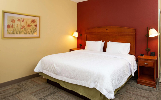 Hampton Inn Kansas City Northeast