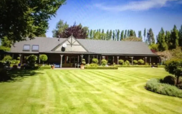 Rhododendron Garden Hotel