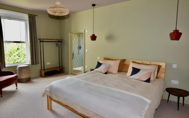 Blenheim House a Seaside Home for 12