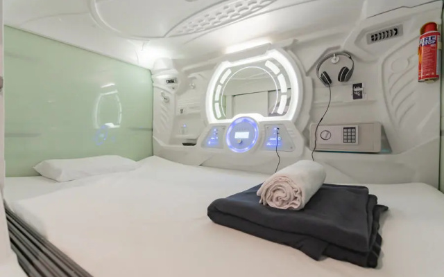 On The Go Capsule Hotel