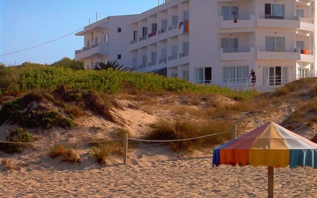 Отель Hostal Maysi Испания, Форментера - отзывы, цены и фото номеров - забронировать отель Hostal Maysi онлайн пляж