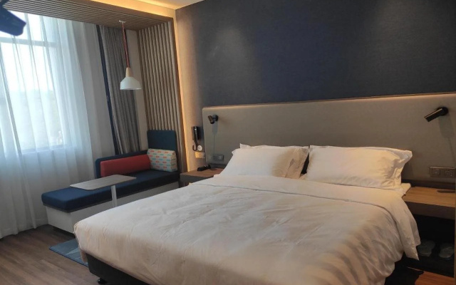 Holiday Inn Express Jingdezhen Ancient Town by IHG