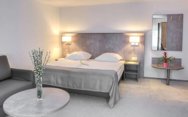 Fast Lane Hotel