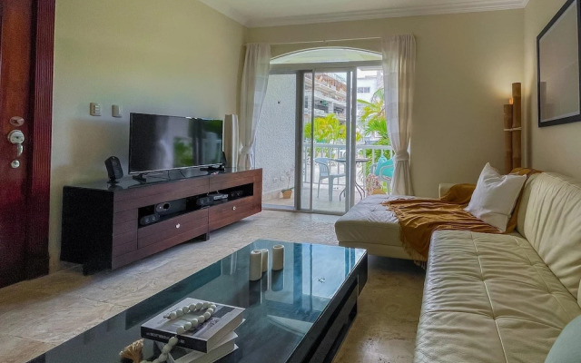 Cute Apartment Only Steps From the Beach