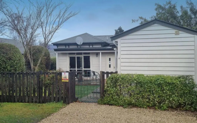 9 Leamington Street