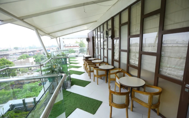Hotel Gurveer Royal