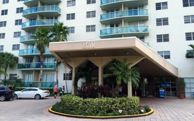 Sunny Isles Suites