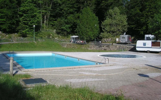 Turisticno Naselje Pivka Jama