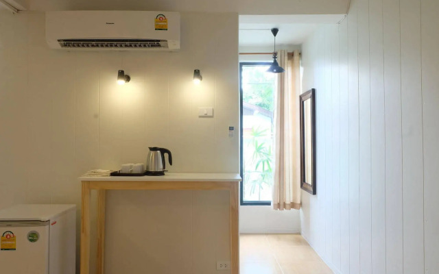 Plern Room And Backyard
