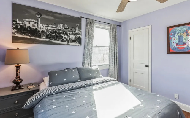 Bluebird Bungalow Chic Home, Quiet Neighborhood