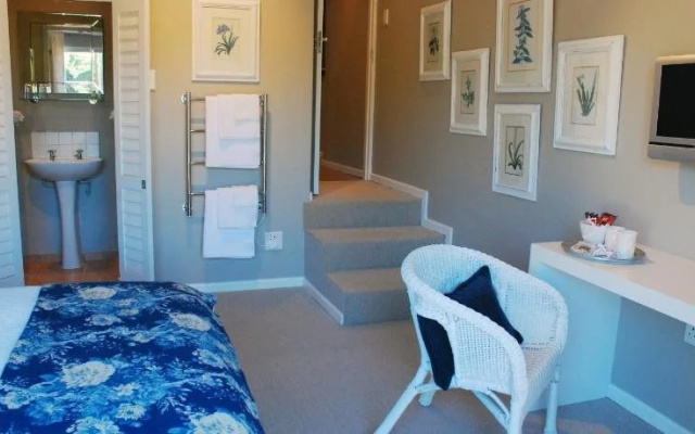 Sneezewood Farm Bed&Breakfast and Self-Catering Cottage