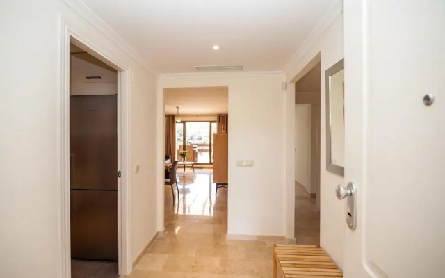 2279-Lovely 2 bedrooms with terrace with views