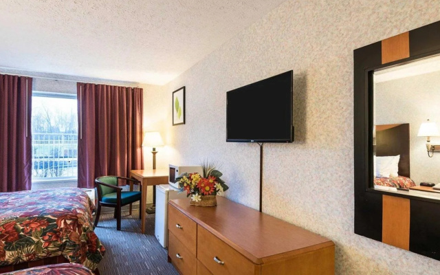 Super 6 Inn and Suites