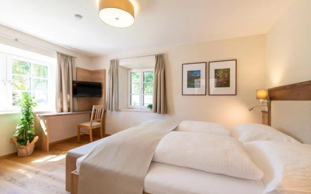 Ferienwohnung-Zaunkoenig-zentral-gelegen-zum-Schwimmbad-100-Meter-und-zum-Skigebiet-nur-3-km